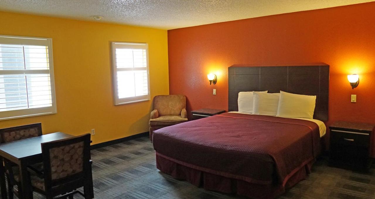 Travel Plaza Inn Compton Bagian luar foto