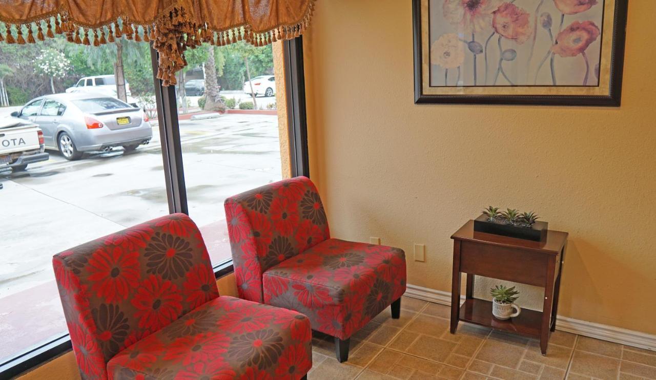 Travel Plaza Inn Compton Bagian luar foto