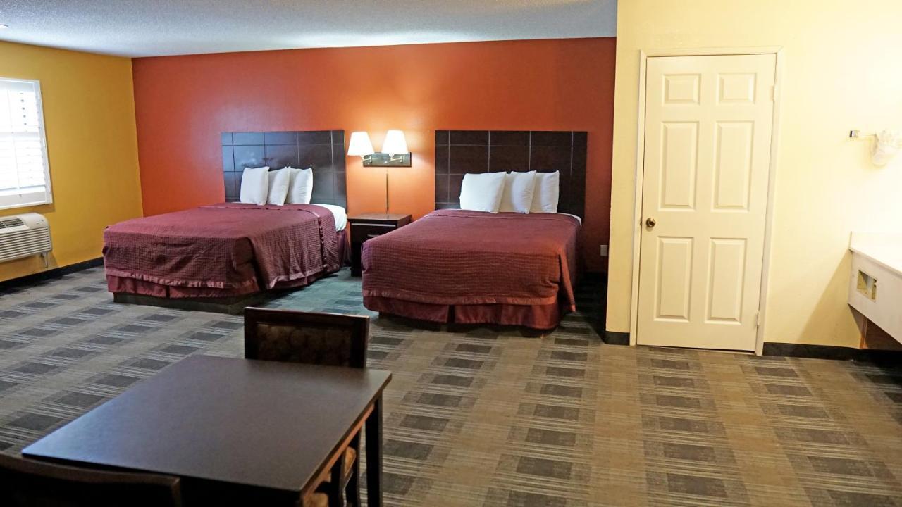 Travel Plaza Inn Compton Bagian luar foto